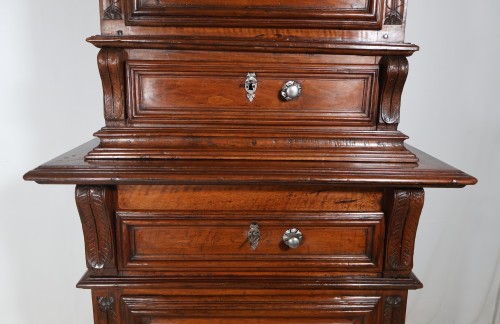 Walnut cabinet, Louis XIII period - Louis XIII