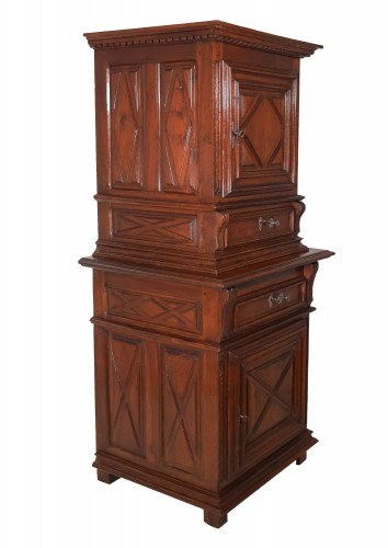 Louis XIII - Walnut cabinet, Louis XIII period