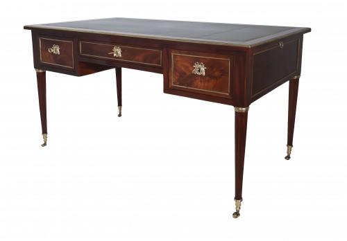 XVIIIe siècle - Bureau plat à tirettes époque Louis XVI