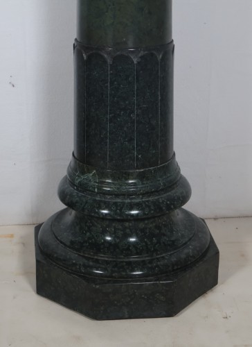 Paire de colonnes en marbre vert des Alpes fin XIXe siècle - Galerie Lauretta