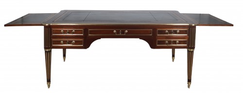 Grand bureau plat à tirettes début XIXe Siècle - Mobilier Style 