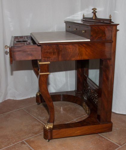 Mobilier Coiffeuse - Table de toilette en acajou époque Restauration 1820-1830