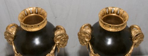  - Paire de vases en bronze cachet Thiebaut Frères Paris circa 1900