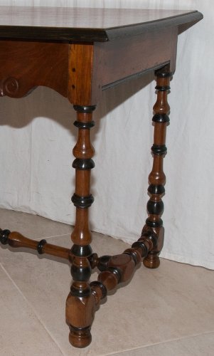 Mobilier Table & Guéridon - Table d'appoint en noyer époque Louis XIII