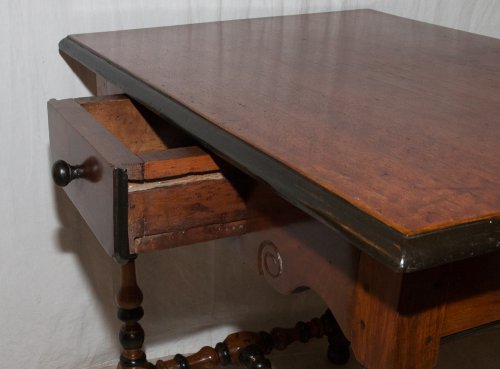 Antiquités - Table d'appoint en noyer époque Louis XIII
