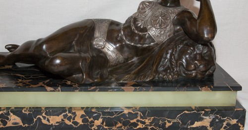 XXe siècle - Odalisque en bronze époque Art Déco - Claude MIRVAL