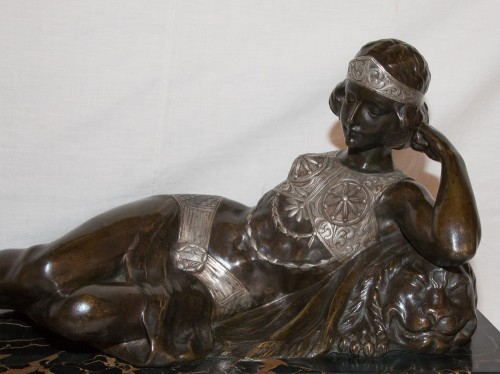 Odalisque en bronze époque Art Déco - Claude MIRVAL - Art Déco