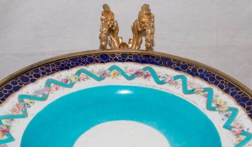 Antiquités - Grande coupe en porcelaine de Sèvres, époque Napoléon III