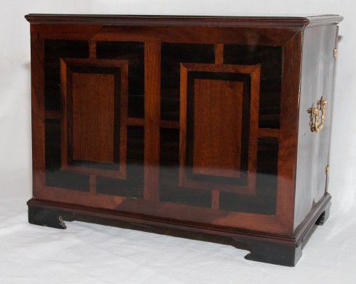 Mobilier Cabinet & Coffre - Petit cabinet de voyage époque début XVIIIe siècle
