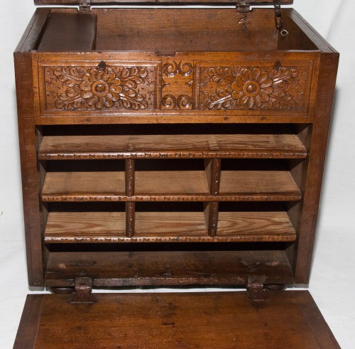 Petit cabinet de voyage Espagne Epoque XVIIe siècle - Mobilier Style 