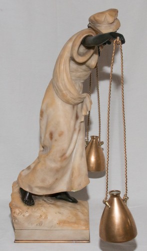 La porteuse d’eau en albâtre et bronze Dominique ALONZO - Galerie Lauretta