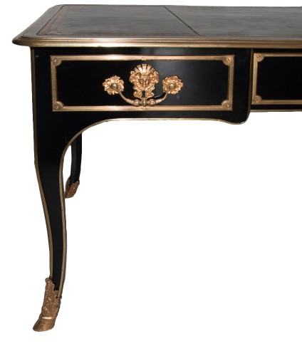 Régence - Bureau plat laqué noir d’époque Régence