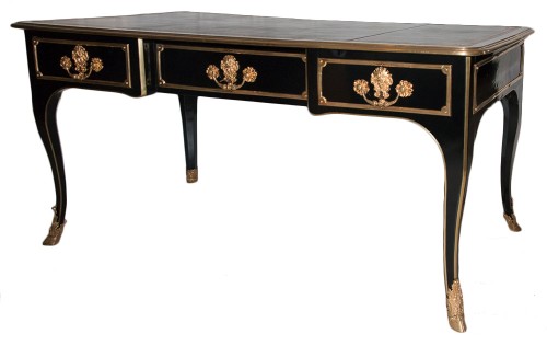 Antiquités - Bureau plat laqué noir d’époque Régence