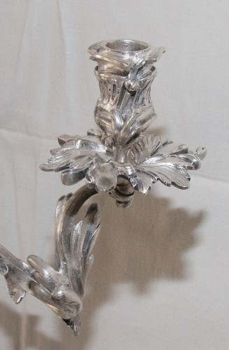 Paire de chandeliers en bronze argentés signé MORLOT - Galerie Lauretta
