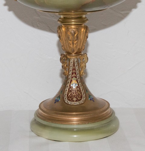 Coupe en onyx, bronze et émaux Signée Eugène Cornu (1827- 1899) - Objet de décoration Style Napoléon III