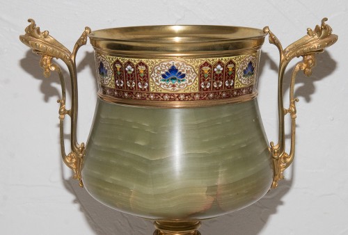 Objet de décoration Cassolettes, coupe et vase - Coupe en onyx, bronze et émaux Signée Eugène Cornu (1827- 1899)