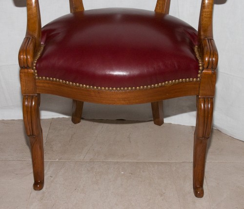 Seating  - Walnut desk armchair, Restauration period