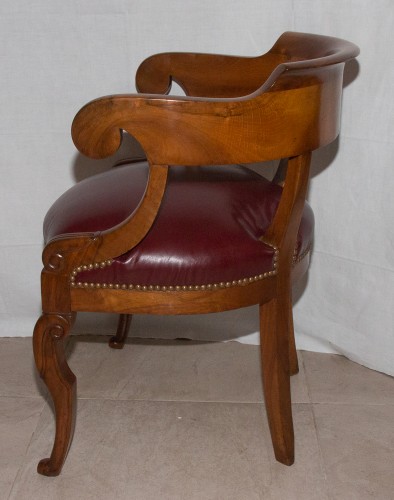 Walnut desk armchair, Restauration period - 