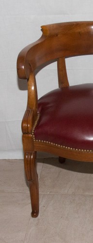 Antiquités - Walnut desk armchair, Restauration period