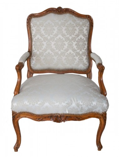 Fauteuil à dossier plat époque Louis XV