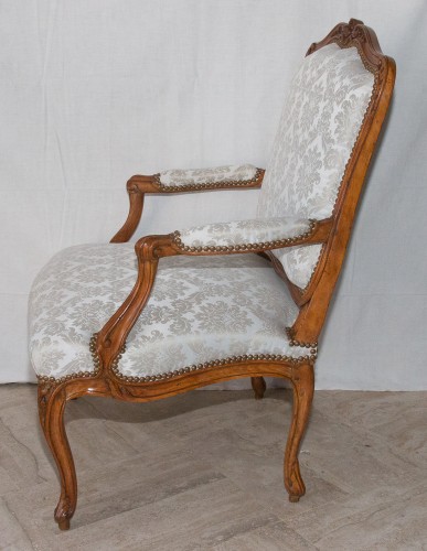 Fauteuil à dossier plat époque Louis XV - Sièges Style Louis XV