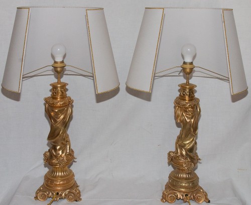 Antiquités - Grandes paire de lampes aux putti en bronze doré époque Napoléon III