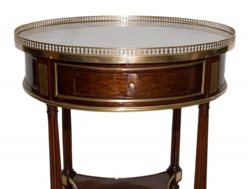 XVIIIe siècle - Table bouillotte du XVIIIe siècle estampillée Pierre GARNIER