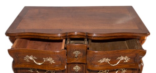 Antiquités - Commode Bordelaise en noyer époque Louis XV