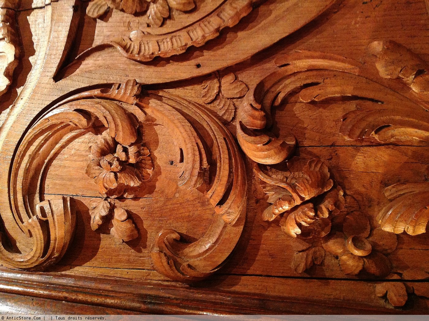 Spectaculaire panneau de bois sculpté  XVIIe siècle  N.26441
