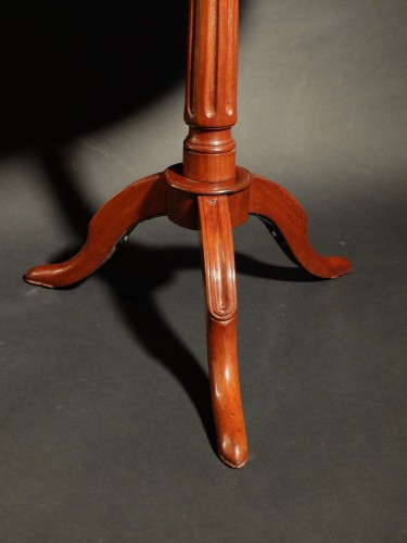 18th century - Pedestal Table With Tilting Top, Louis XVI Period 