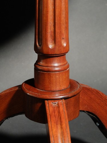 Pedestal Table With Tilting Top, Louis XVI Period  - Louis XVI