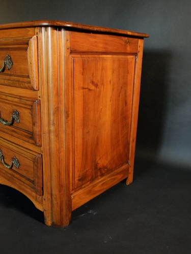 Commode XVIIIe en noyer - Mobilier Style Louis XIV