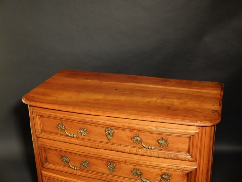 18th century chest of drawers in walnut  - 
