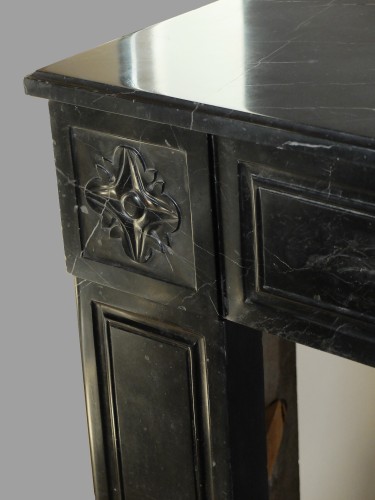 Antiquités - Louis XVI period fireplace in black marble 