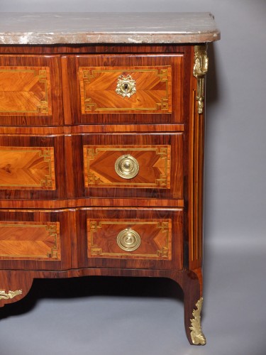 Marquetry chest of drawers, Transition period - 