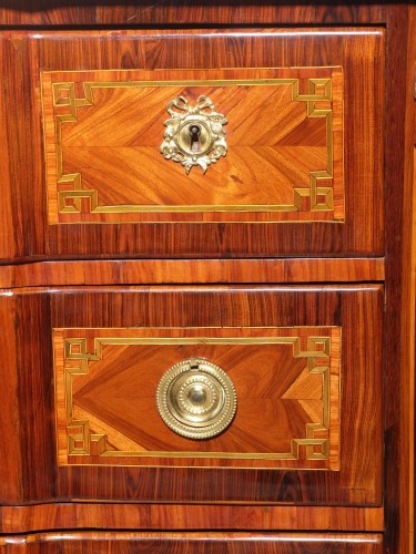 18th century - Marquetry chest of drawers, Transition period