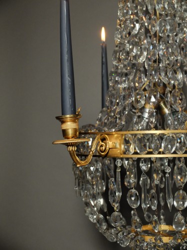 Lighting  - Chandelier of basket form in gilded bronze and crystal