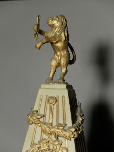 18th century - Important Louis XVI period clock with the profile of Lafayette