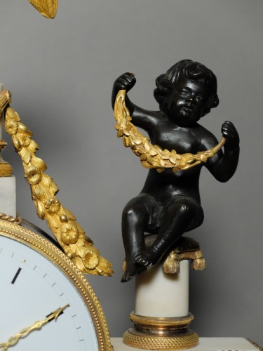Portico Clock With Caryatids In Marble And Bronze, Louis XVI Period  - 