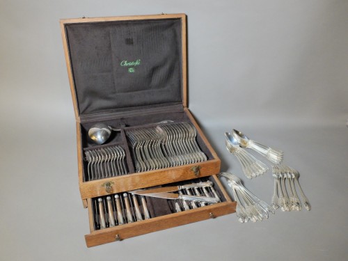 20th century - Christofle &amp; Cardeilhac - Flatware Set Of 85 Pieces In Solid Silver “Royal chiseled” model.