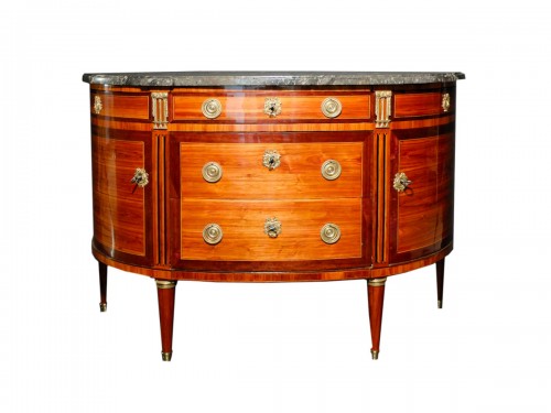 Commode demi-lune estampillée de Fidelys SCHEY