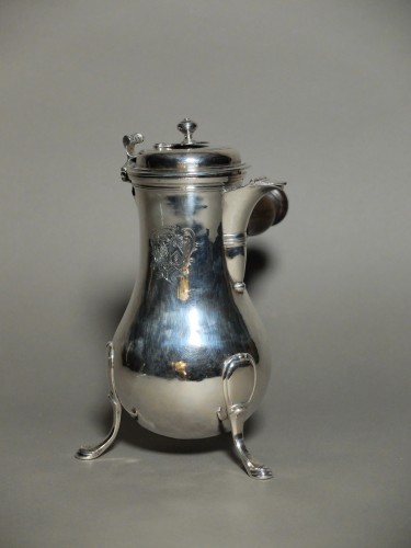 Argenterie et Arts de la table  - Chocolatière en argent massif par Guillaume Pigeron, Paris 1770