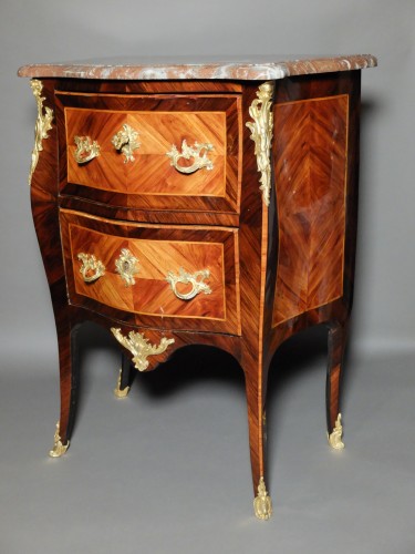 Commode d'entre-deux d'époque Louis XV - Mobilier Style Louis XV