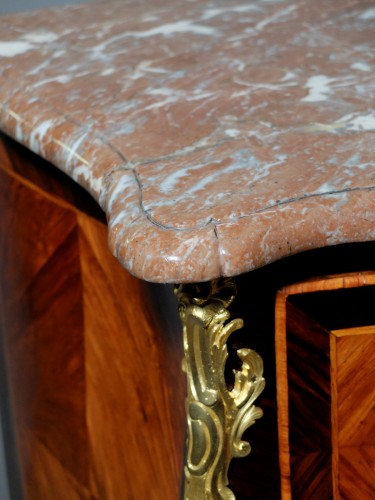 Antiquités - Louis XV period in-between chest of drawers 