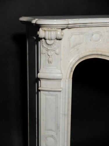 Rocaille fireplace In Carrara marble  - 