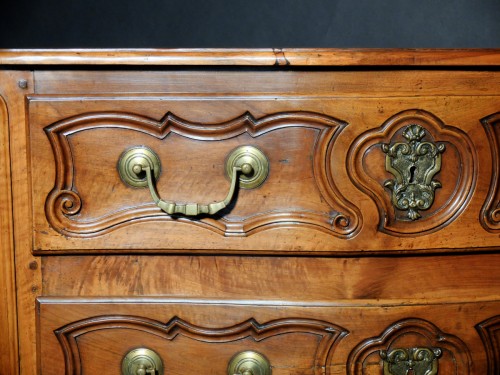 XVIIIe siècle - Commode sauteuse provençale - Nîmes XVIIIe siècle