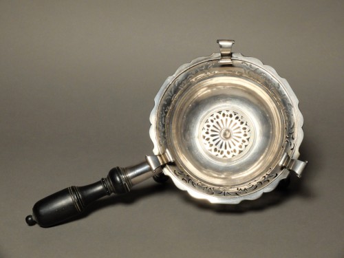 Argenterie et Arts de la table  - Réchaud en argent massif par J.B. Leroux, Lille, 1746
