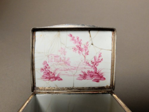 Boite émaillée d'époque Louis XV - Objets de Vitrine Style Louis XV