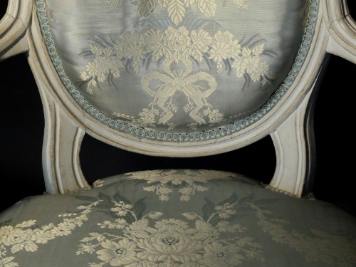 Paire de fauteuils Louis XVI estampillés PLUVINET - Antiquités Olivier Alberteau