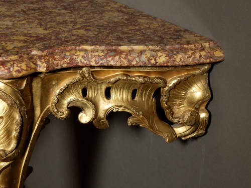 Louis XV period console in gilded wood  - 